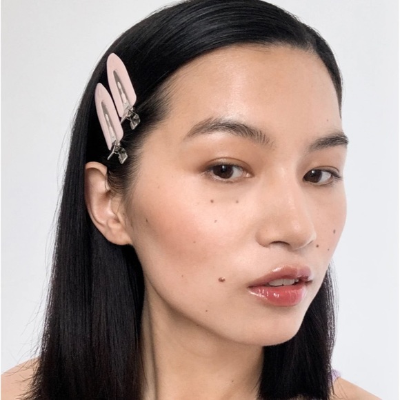 GLOSSIER BNWT SOLD OUT/LIMITED EDITION HAIR CLIPS IN PINK - will not be back! - Picture 4 of 8